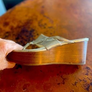 Gold leather platform summer sandal